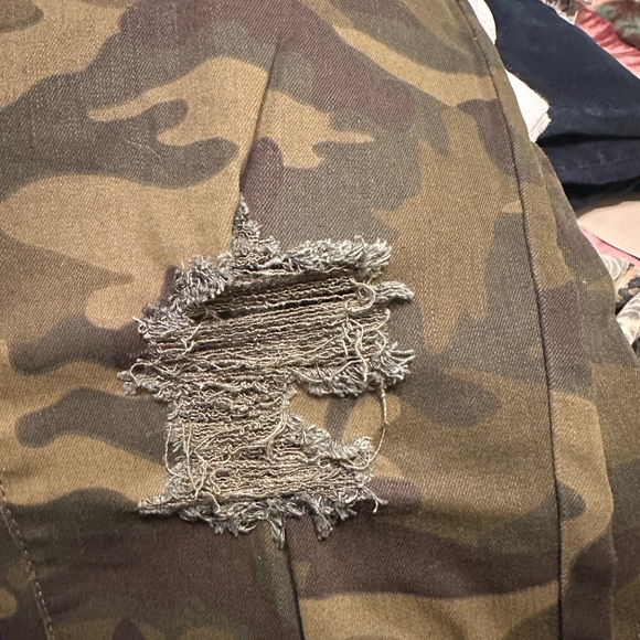 Judy Blue Camo Distressed Jeans - Picture 3 of 4